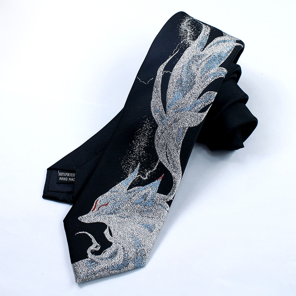 Men Accessories Photos - เนคไทลายจิ้งจอกเก้าหางสุดทันสมัย เหมาะสำหรับชายหญิงวัยรุ่นใช้ถ่ายรูป เป็นเครื่องประดับที่มีสไตล์สำหรับผู้ที่ชื่นชอบอนิเมะ