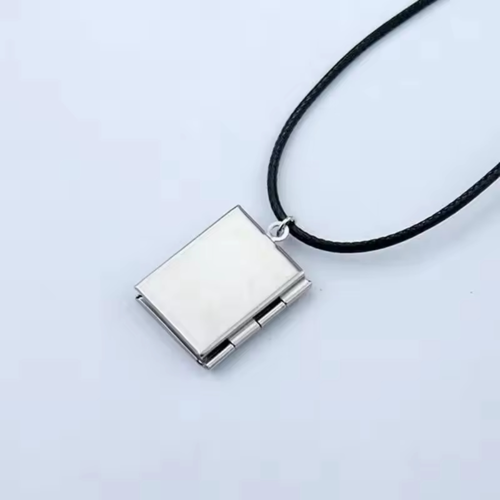  จี้กรอบรูปทรงสี่เหลี่ยม สร้อ - Men Accessories Photos บทวิจารณ์และราคา