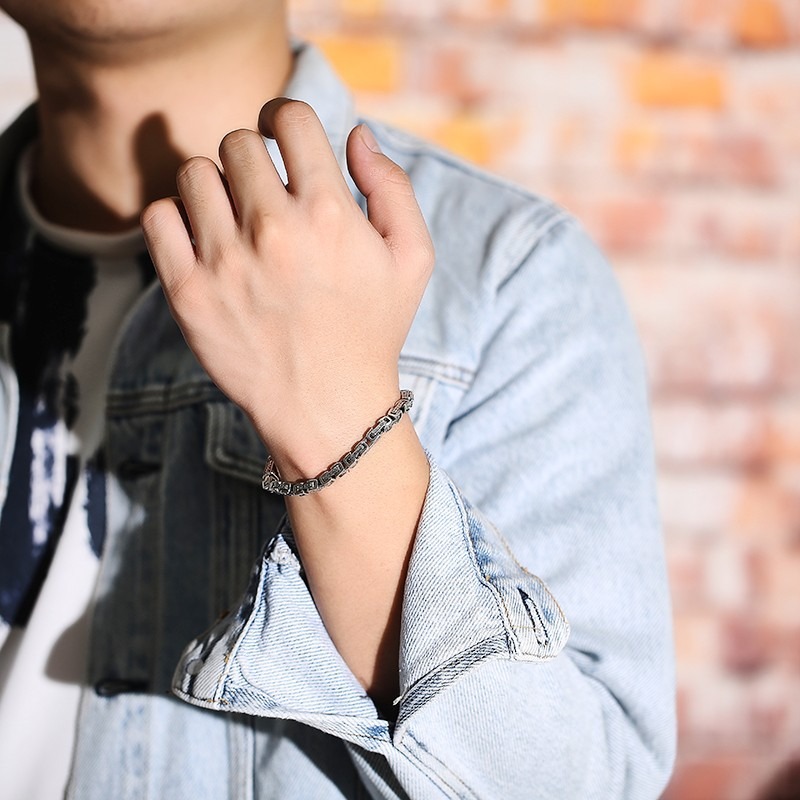 เครื่องประดับข้อมือผู้ชายอเนกป - Men Accessories Look บทวิจารณ์และราคา