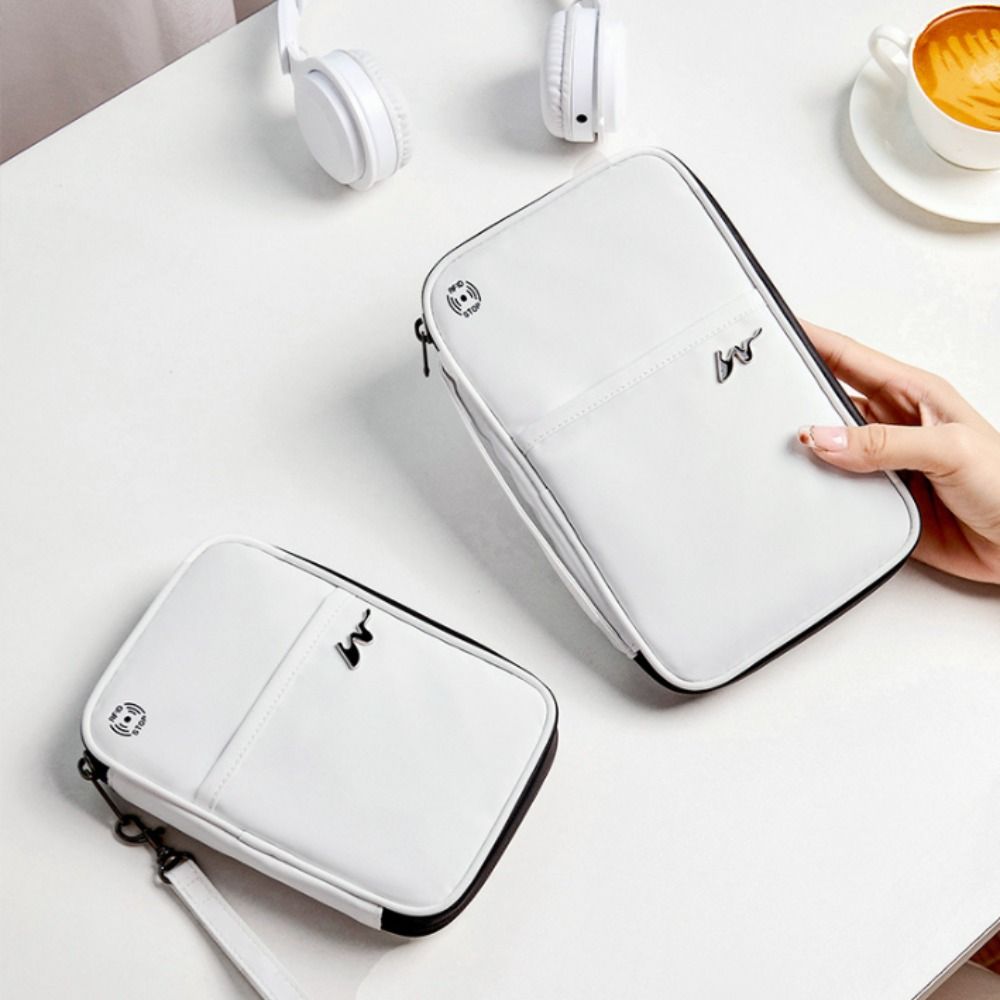 กระเป๋าใส่บัตรโพลีเอสเตอร์แบบพ - Passport Wallet Rfid บทวิจารณ์และราคา